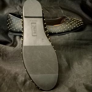 WOMEN'S FLATS